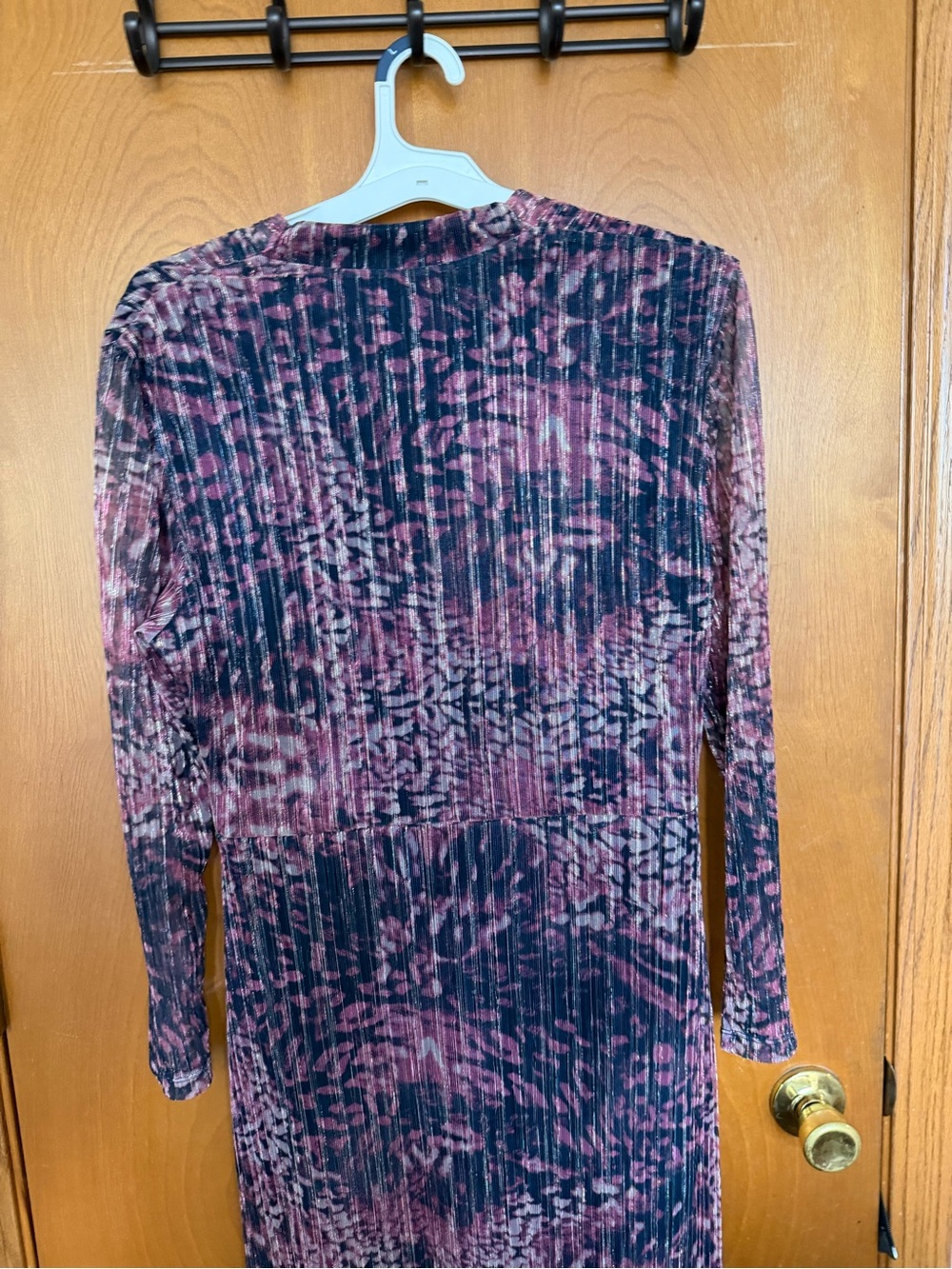 Anne Klein Long Sleeve Ribbed Velvet Top in Plum and Black Tie-Dye
